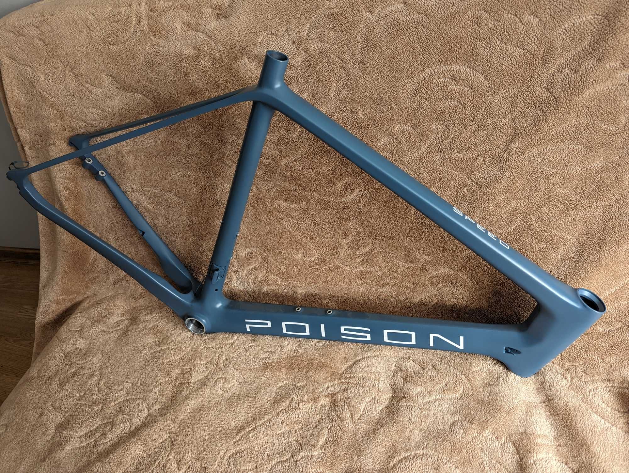 Rama szosa Poison Speed Carbon 57cm 1086gr R27