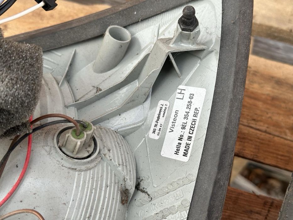 Шкода Фабія ліхтарі Skoda Fabia оригінал задні фонарі стопи