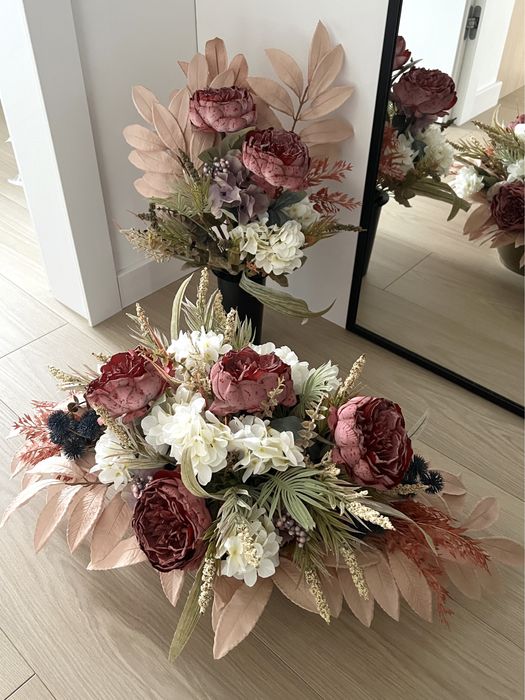 Kompozycja nagrobna  wiązanka plus kwiaty do flakonu