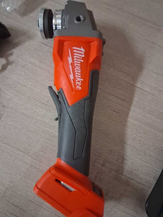 Szlifierka Milwaukee akumulatorowa 18v