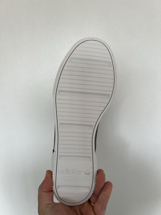 Sapatilhas da Adidas tamanho 42