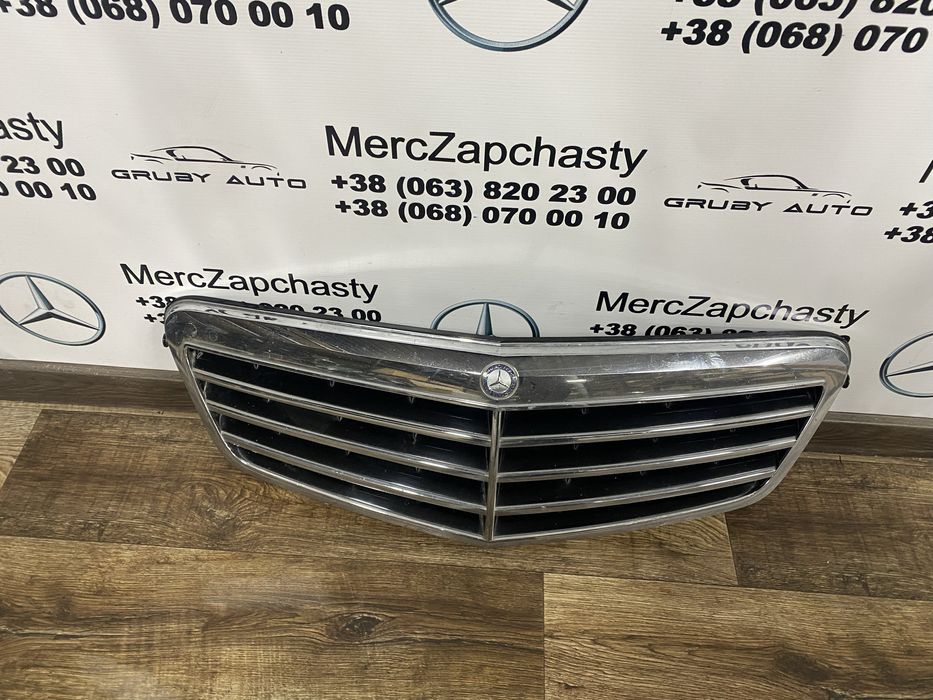 Mercedes w212 e клас решітка радіатора