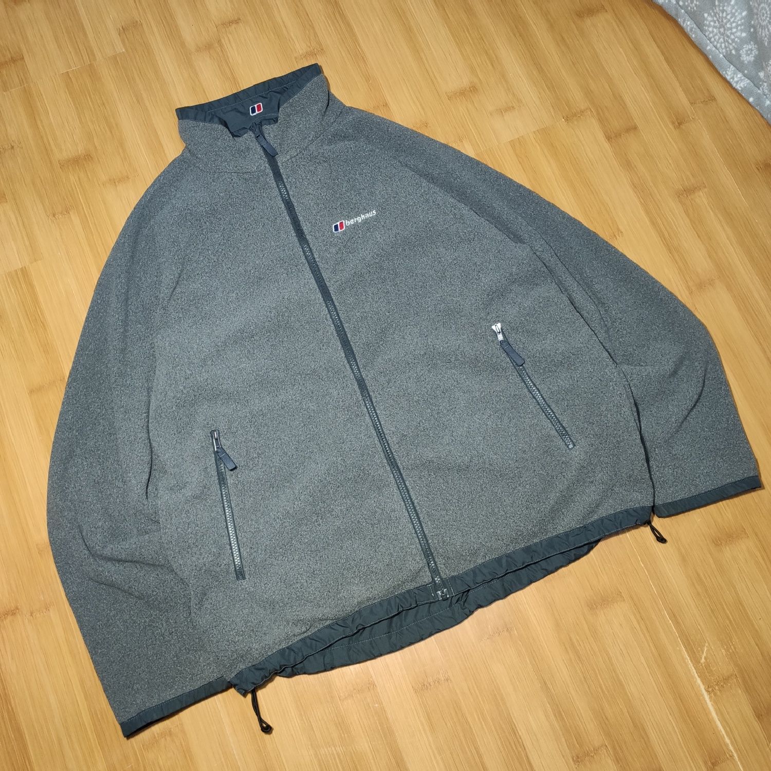 Куртка Berghaus в новому стані