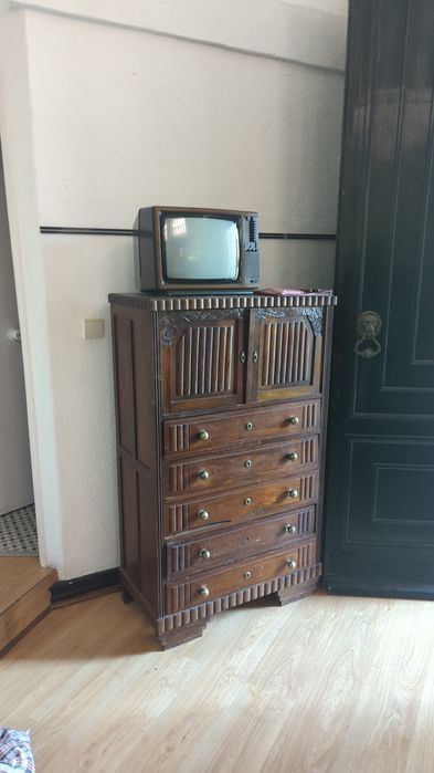 Cómoda antiga madeira maciça
