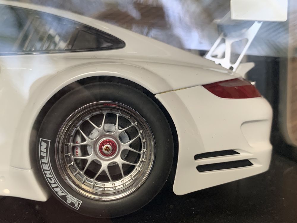 Porsche 911 997 GT3 RSR 1:18 Autoart