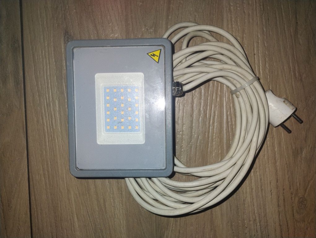 Sprzedam halogen .