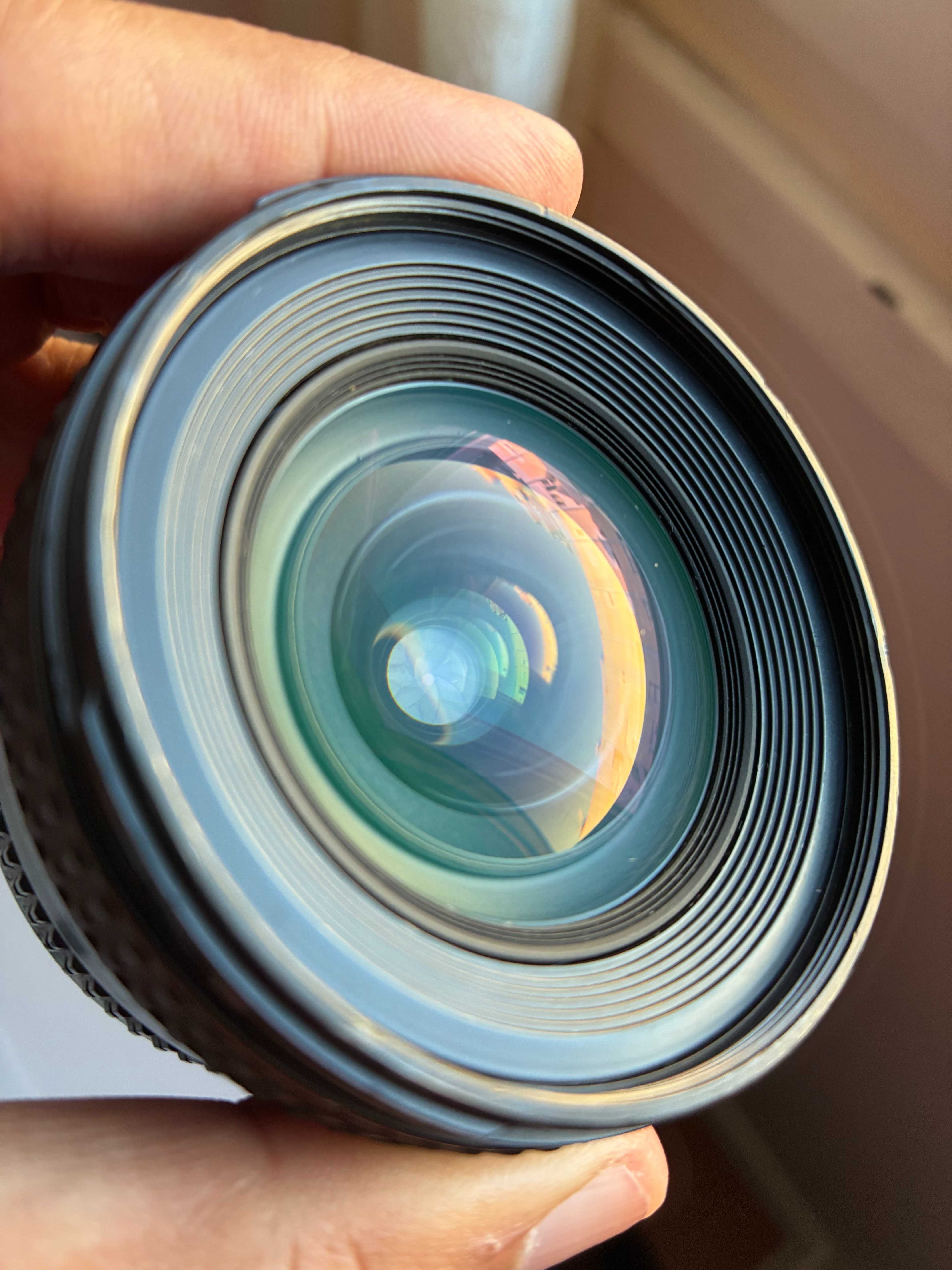Objetiva Nikon AF Nikkor 20mm f2.8 D