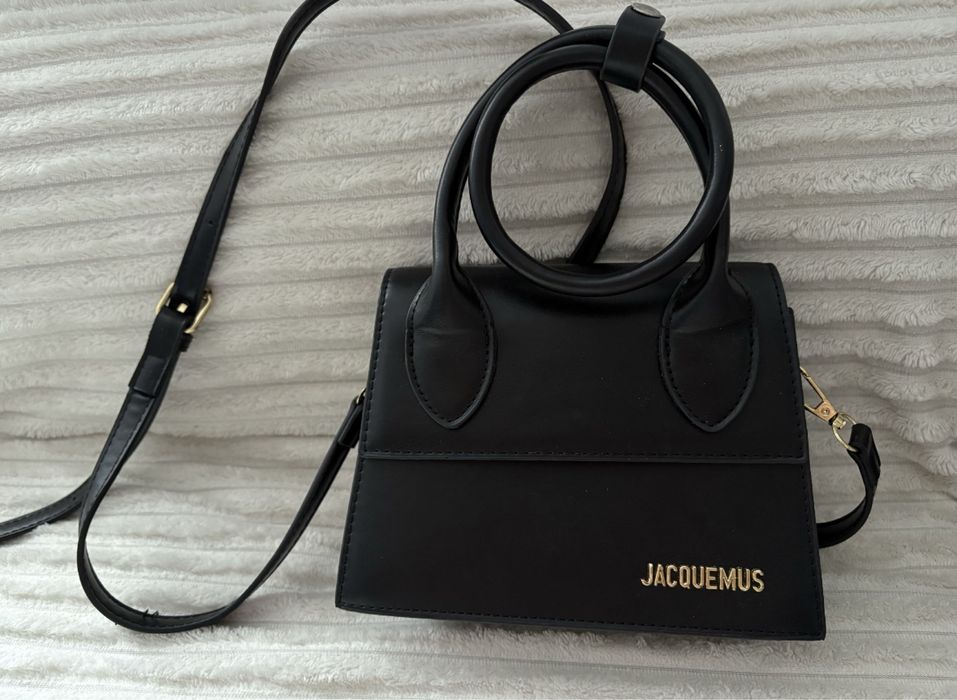 Czarna skorzana torebka Jacquemus
