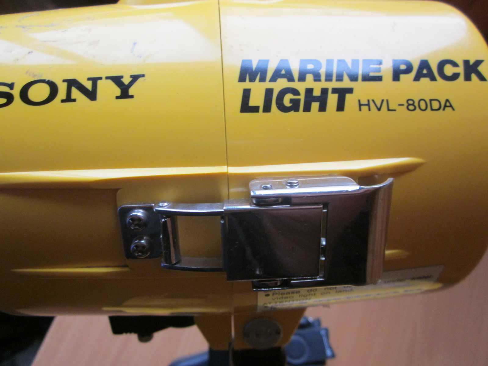 бокс + фонарь SONY Marine Pack для подводной сьемки до 75м