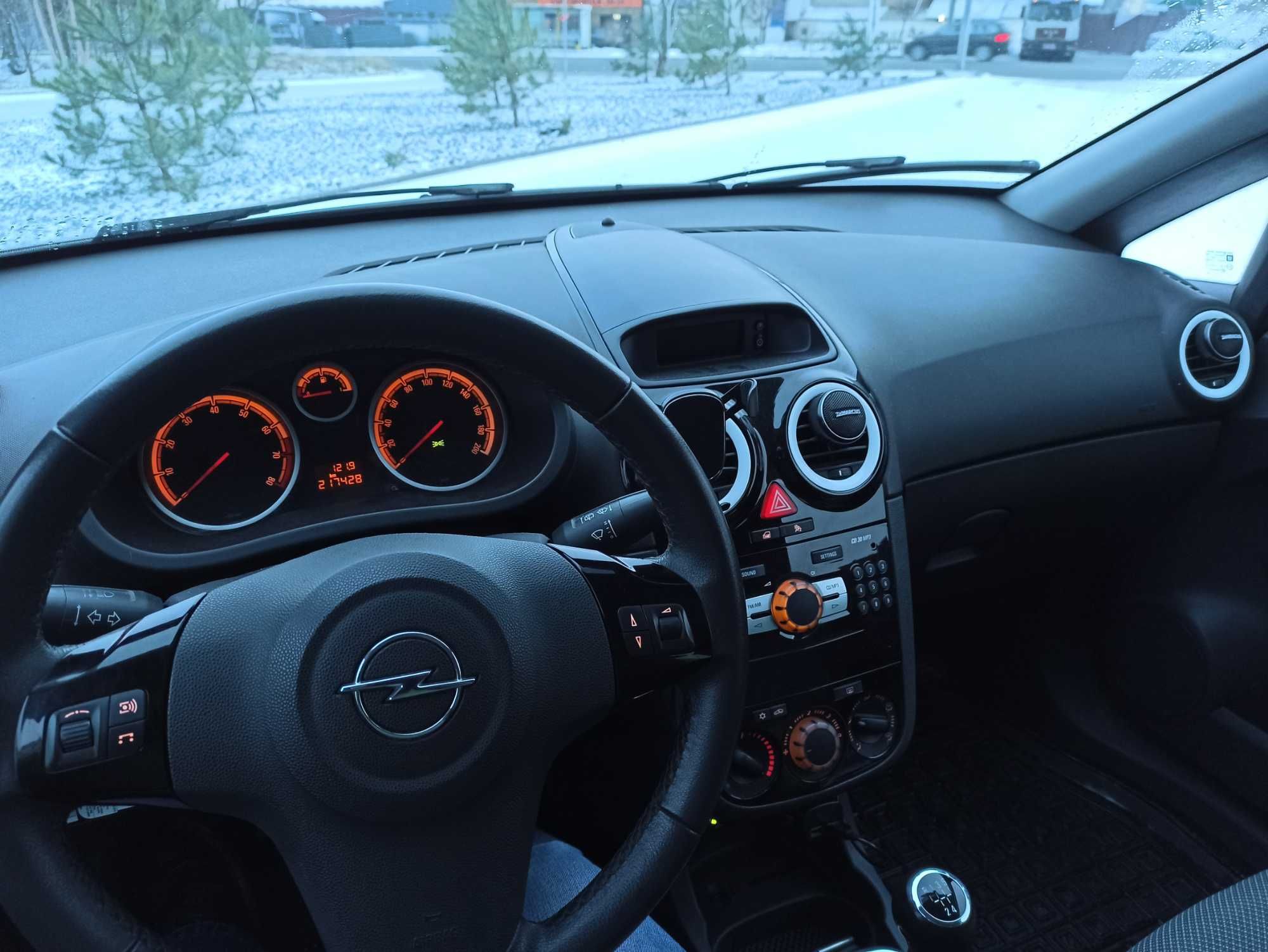 Opel Corsa D в оригинальном обвесе 1.3 (бензин)