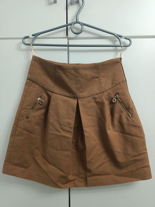 Modna, brązowa spódnica