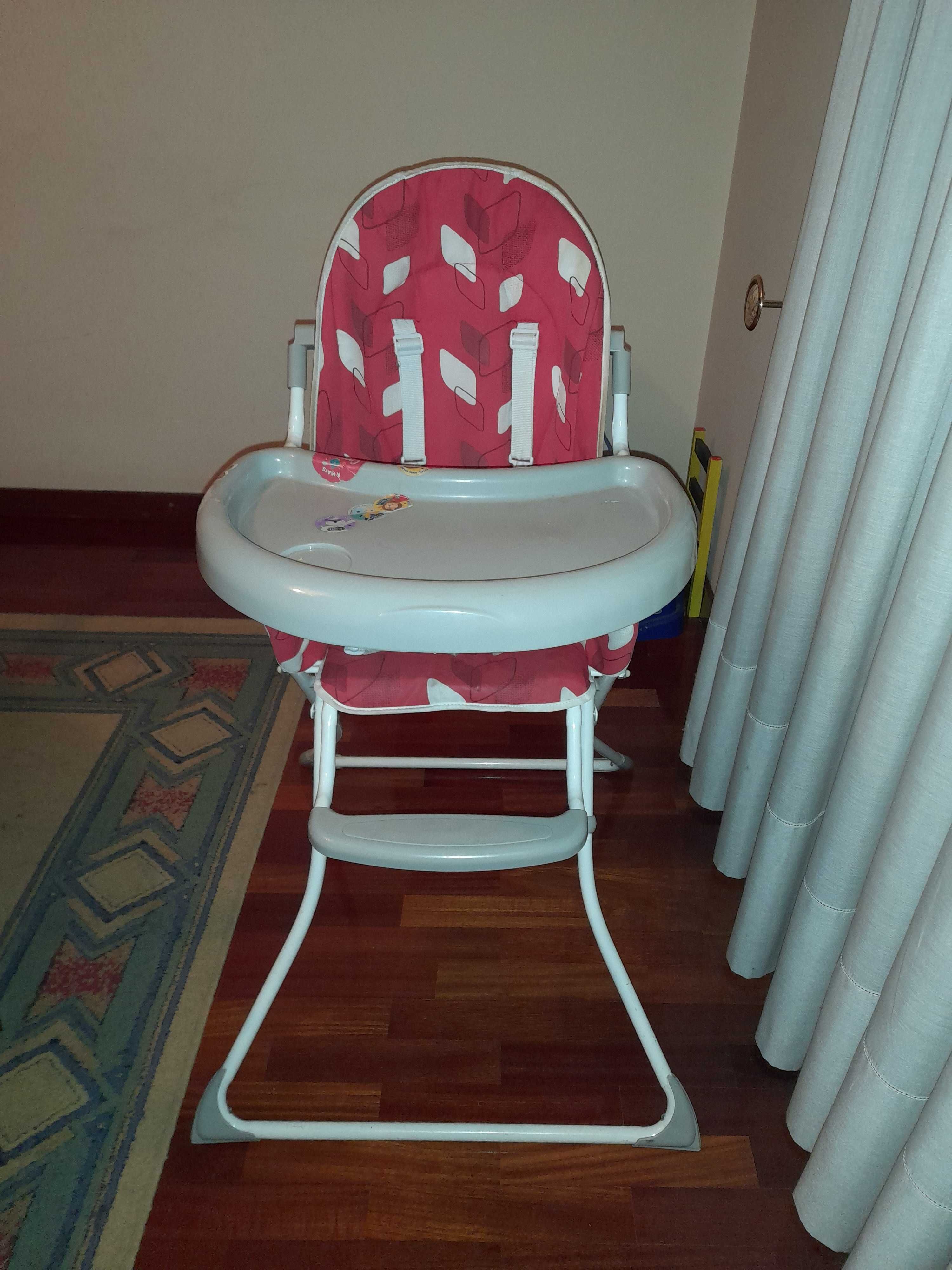 Vendo cadeira de refeição  de criança
