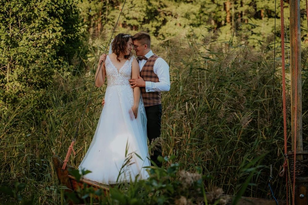 Sprzedam piękną suknię ślubną