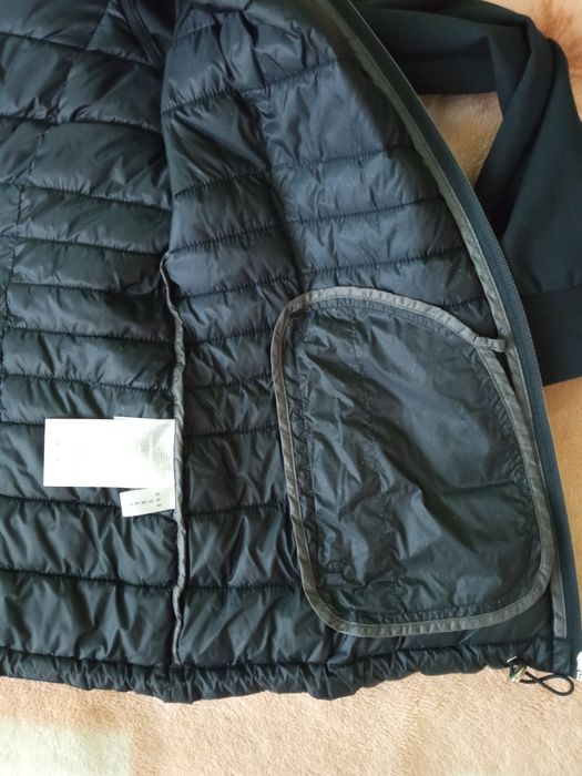 Жіноча куртка бомбер