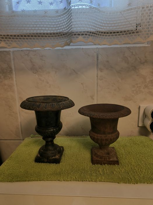 2 vasos em ferro