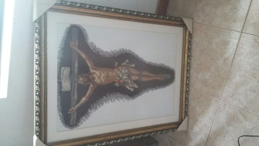 Quadro grande feito a ponto Cruz