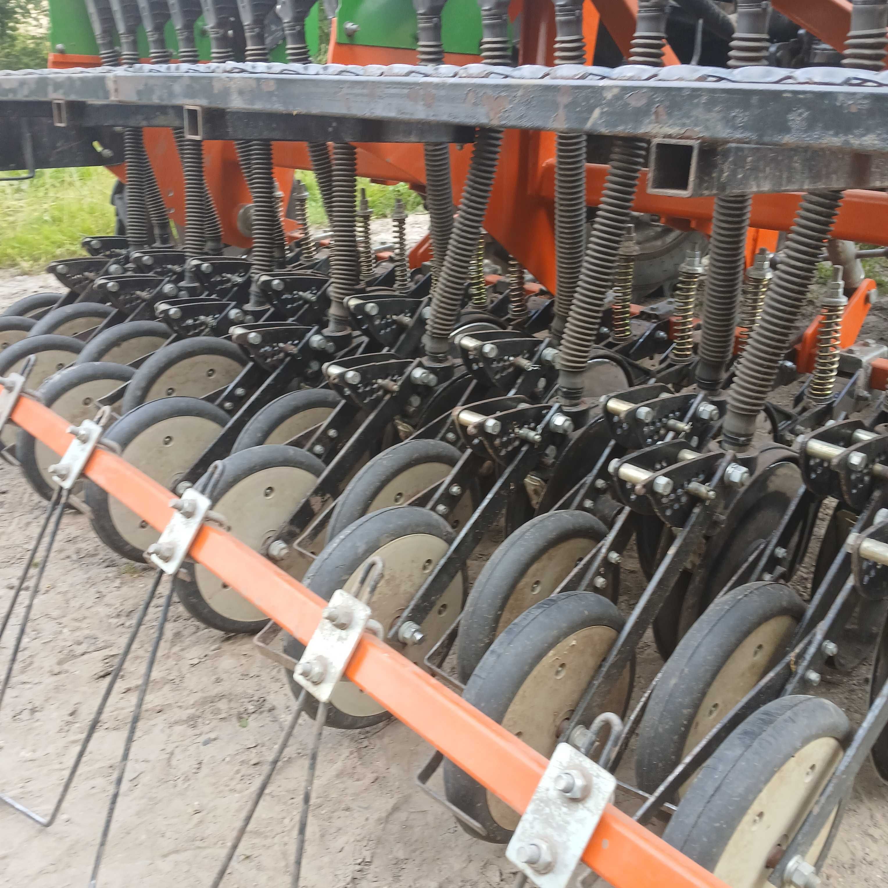 Продам сівалку в доброму стані. Куплена в 2021 році.