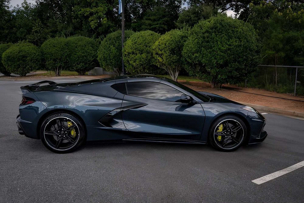 Chevrolet Corvette      2021