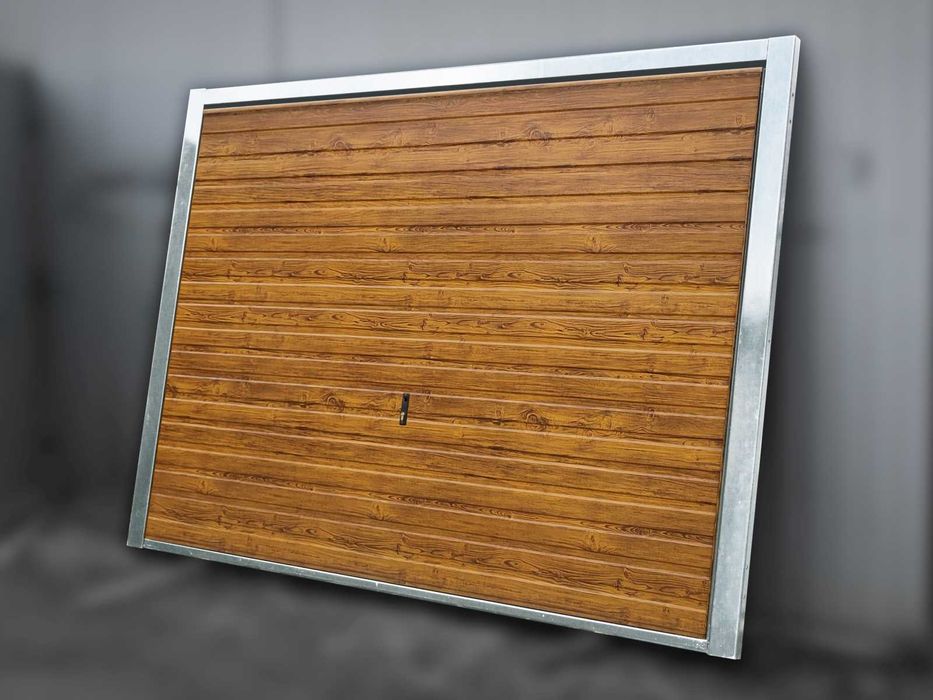 Brama garażowa uchylna Brąz połysk 2530 x 2100mm T7 + furtka