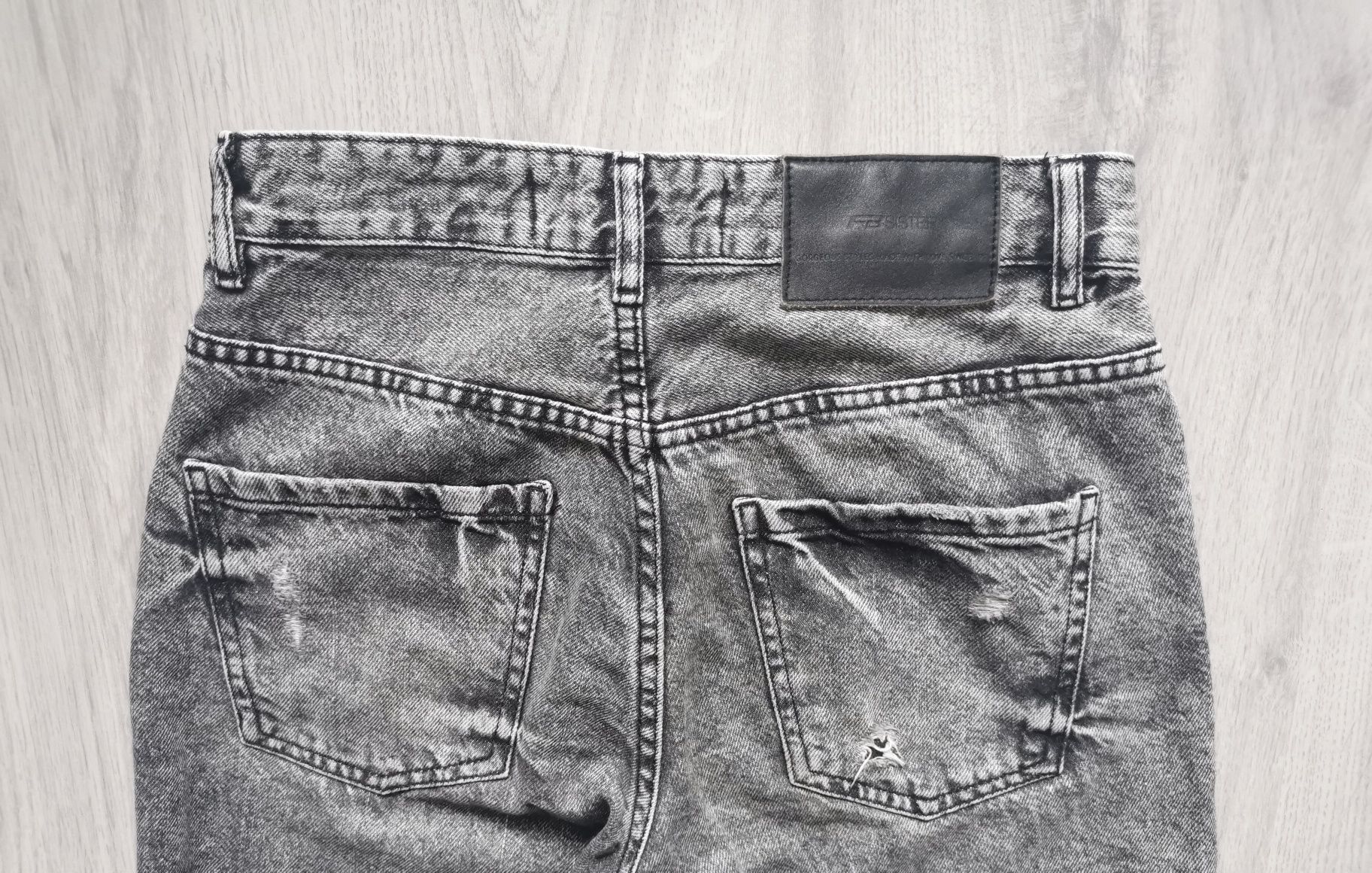 Spodnie jeansowe New Yorker - rozm. XS
