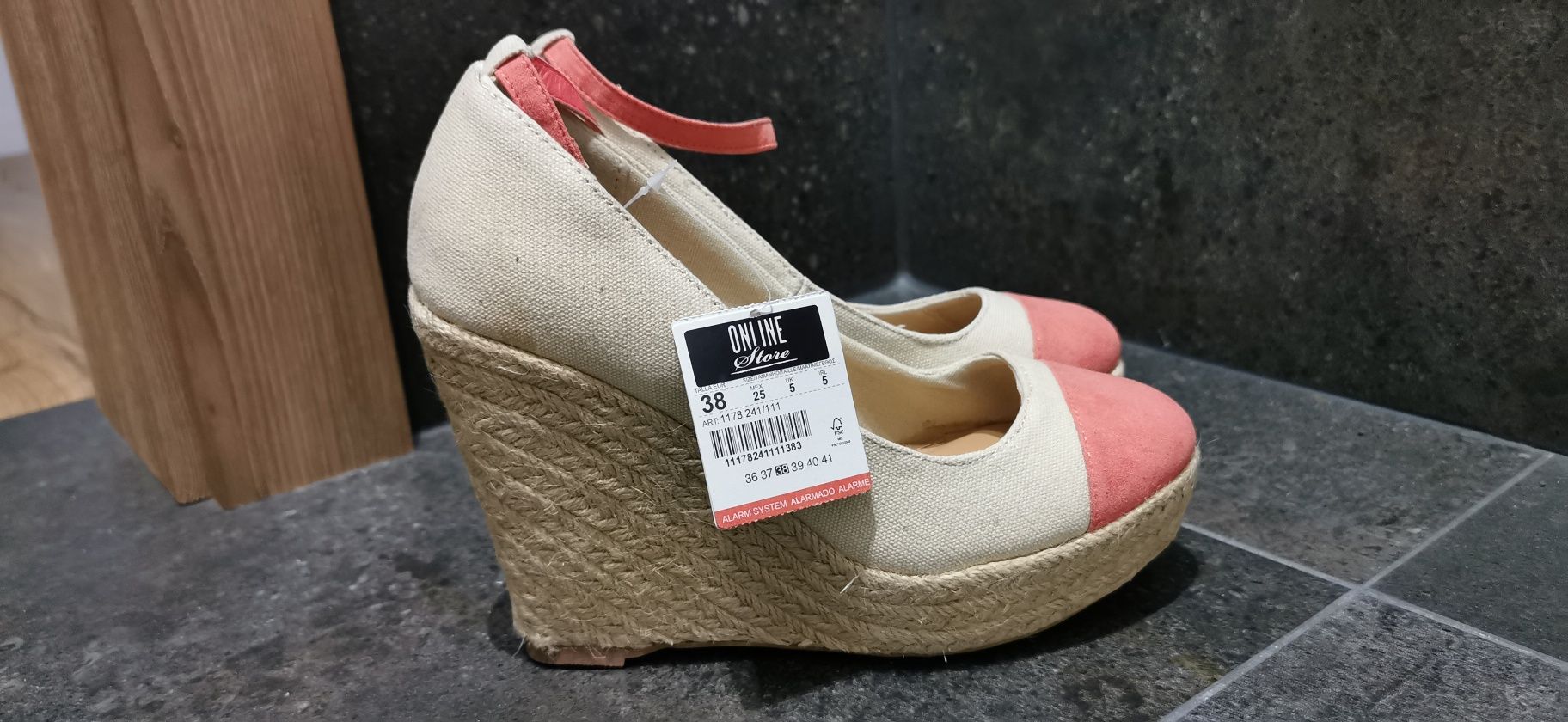 Buty na koturnie 38