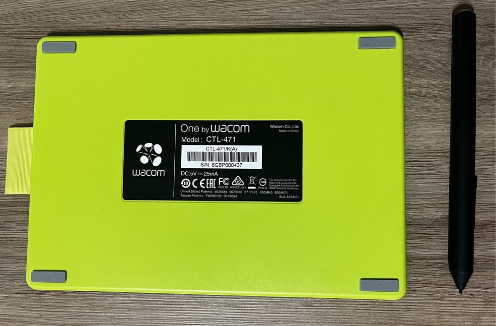 One by wacom ctl-471 tablet graficzny