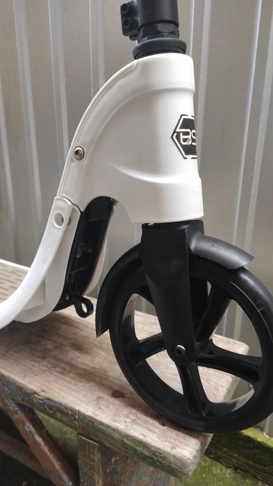 Продам самокат BEST Scooter від 8+.