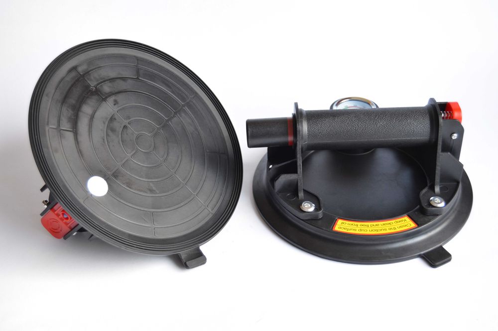 Вакуумна присоска із манометром