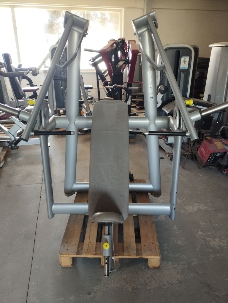 Maszyna hammer na klatkę chest press gym80 sygnum