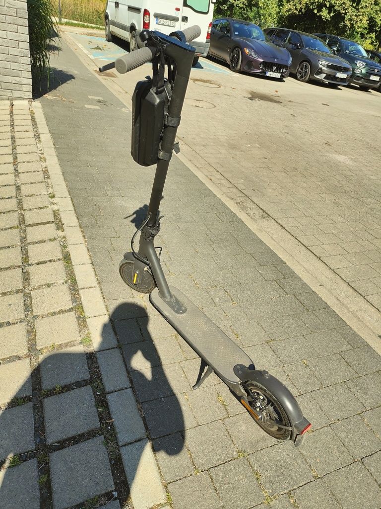 Hulajnoga elektryczna Xiaomi Mi Electric Scooter 1S