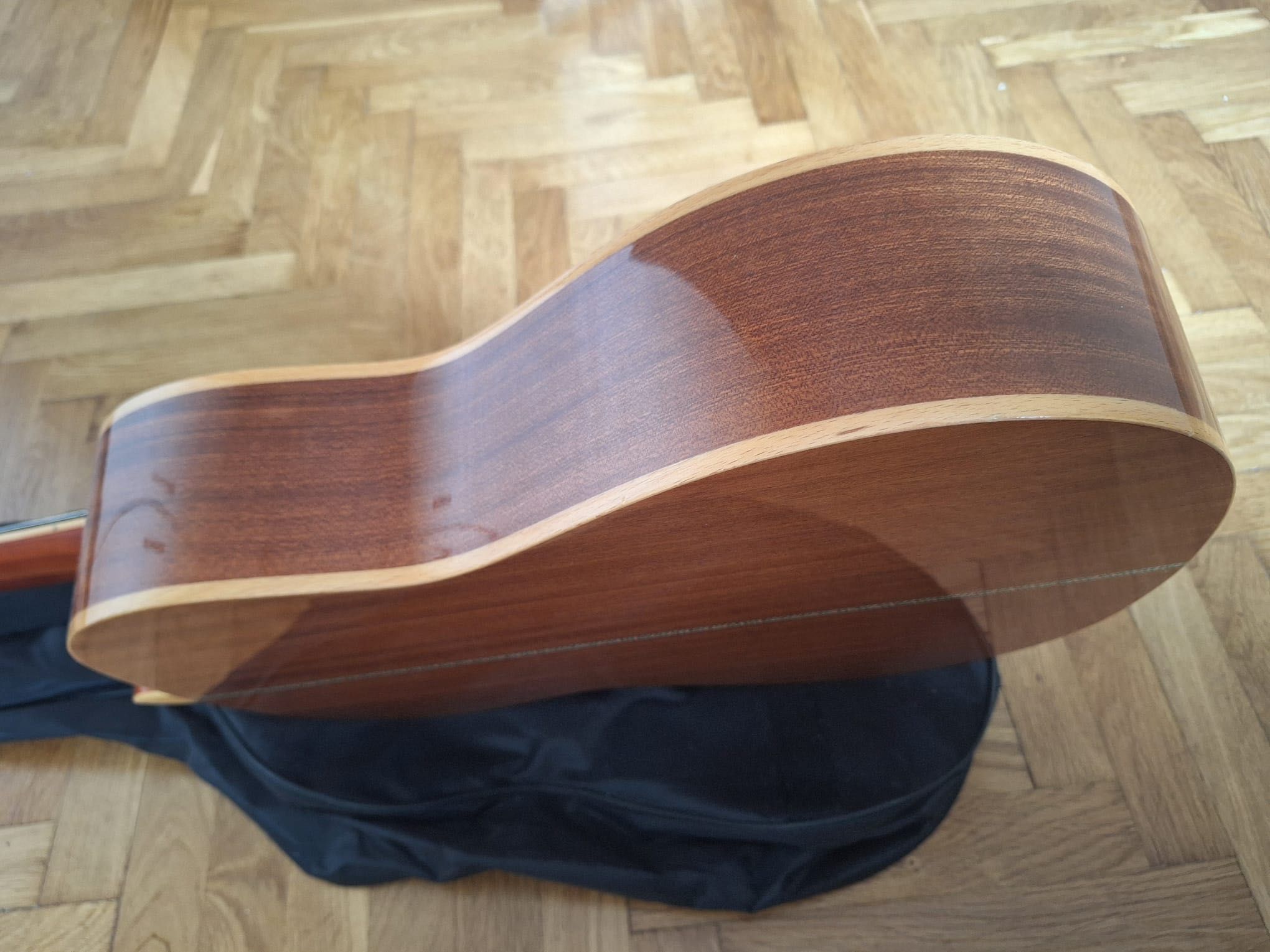 Klasyczna gitara akustyczna José Ribera HG81