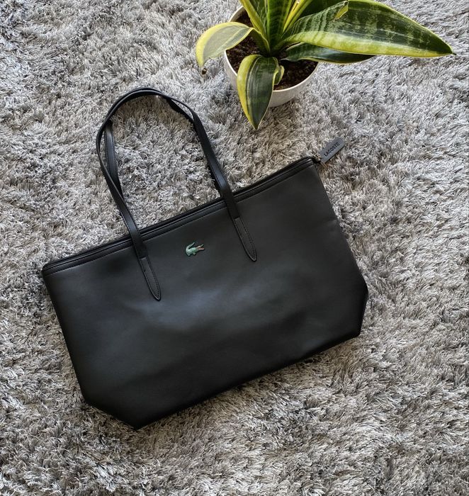 bolsa lacost preta
