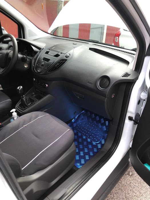 Ford Tourneo Courier 1.0 EcoBoost Ambiente