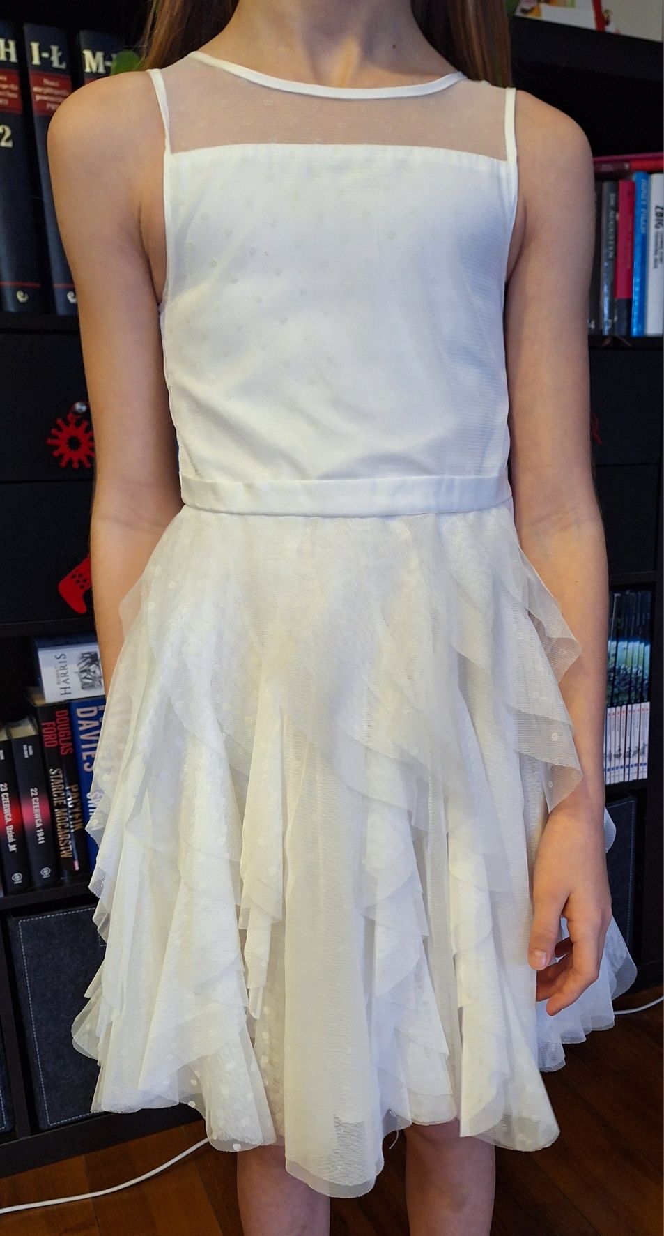 Sukienka biala dziewczęca