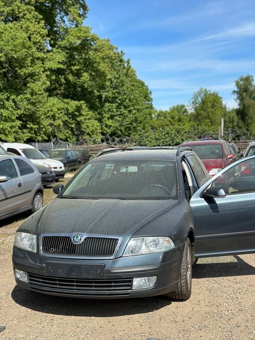 Авторозборка Skoda Oktavia a5 1.6Fsi двигун BLF колір 9901 КПП GYT 5ст