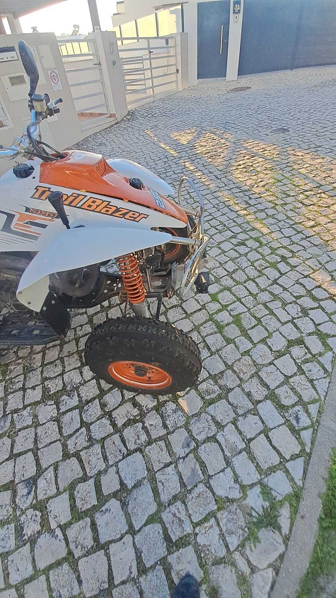 moto 4 polaris estimada