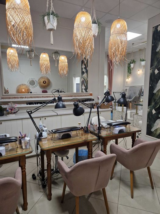 Wynajmę stanowisko manicure/pedicure i gabinet  - Żoliborz Artystyczny