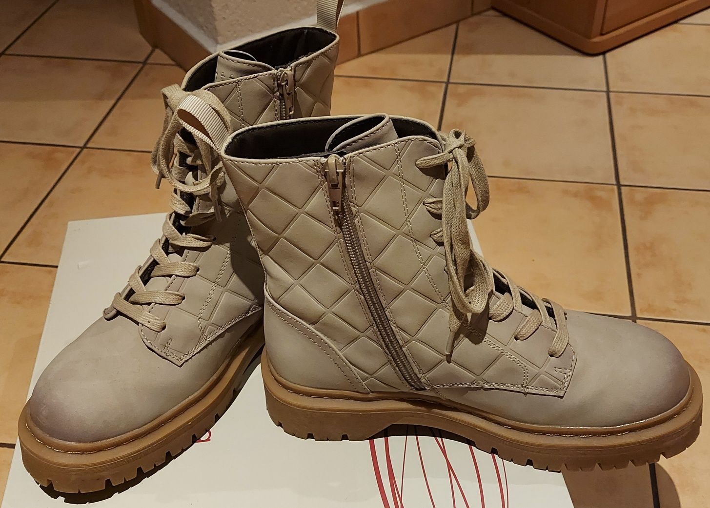Buty zimowe damskie Bugatti rozmiar 37