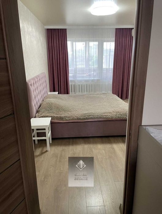 Продається 3х кімнатна квартира по Автозаводській.