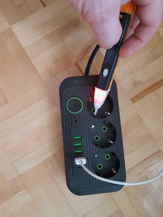 Detektor napięcia, fazer, próbnik zblizeniowy 90-1000V AC, latarka