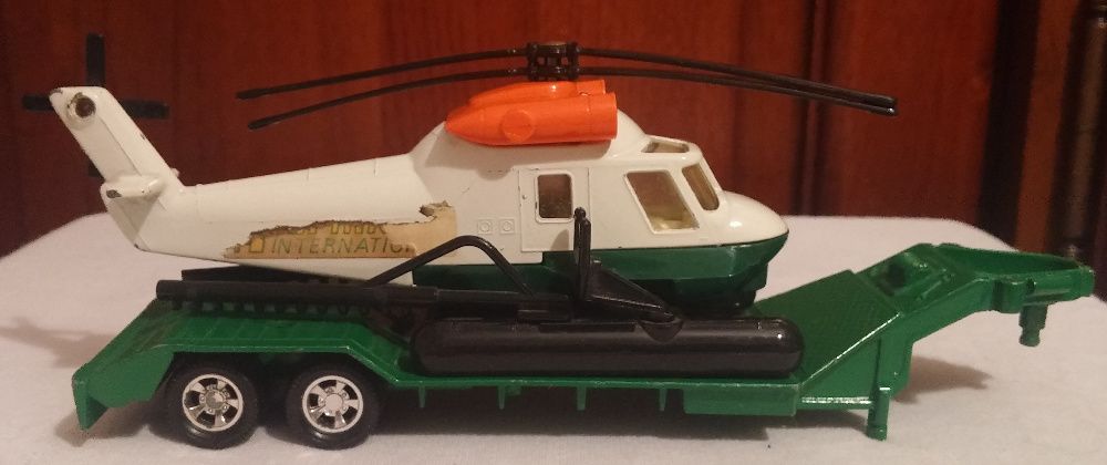 Matchbox K-92 naczepa + helikopter