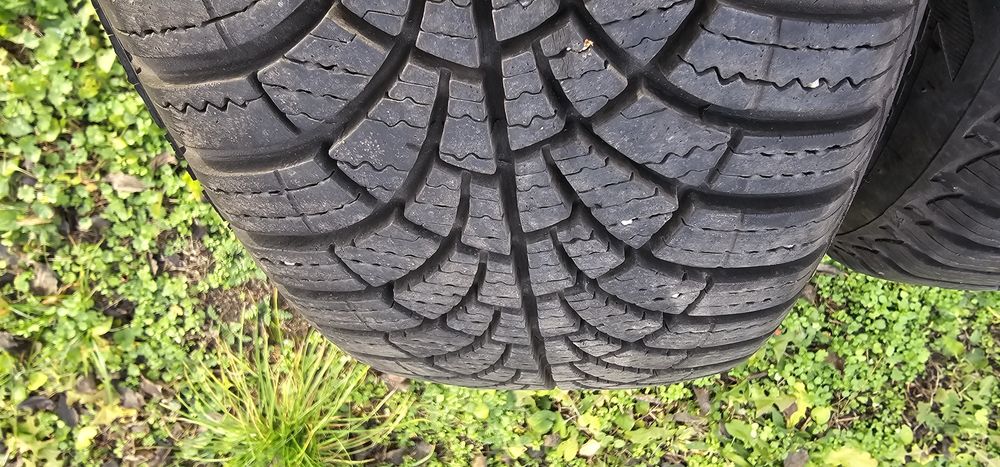 Opony 185/60/15  Goodyear ultra grip 9 zimowe