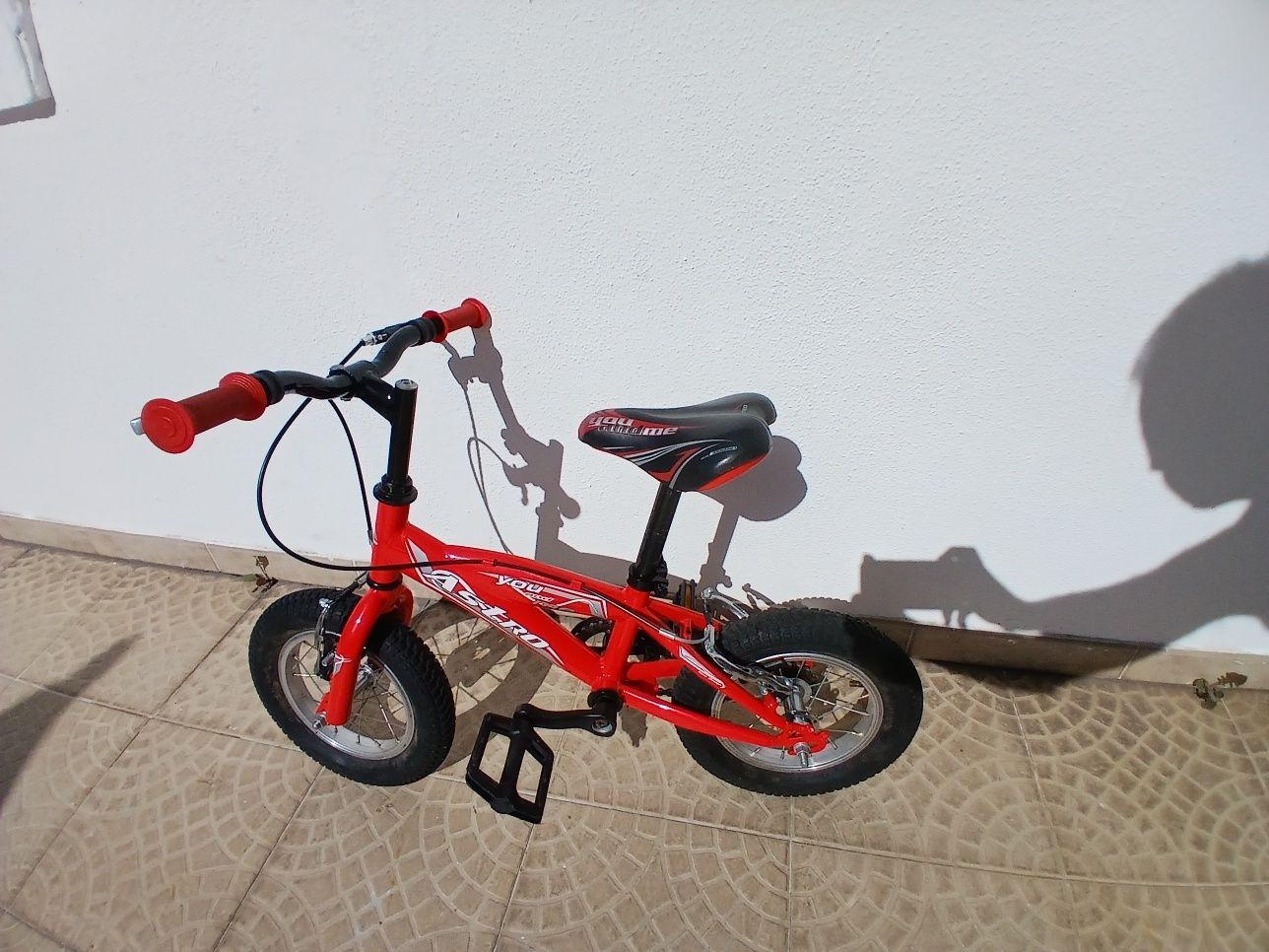 Bicicleta astro com pedais