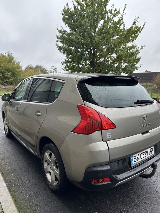 Автомобіль Peugeot 3008