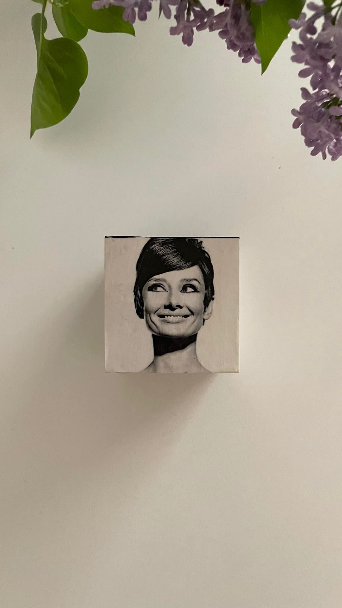 świecznik na tealighty z Audrey Hepburn