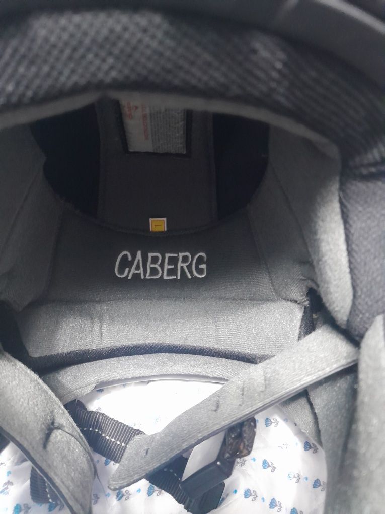 Capacete CABERG tam L / Shark tam M