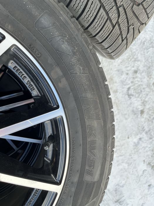 Opony zimowe 235/60/18 Kumho I’zen KW31