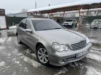 Mercedes-Benz w203 c200 CDI