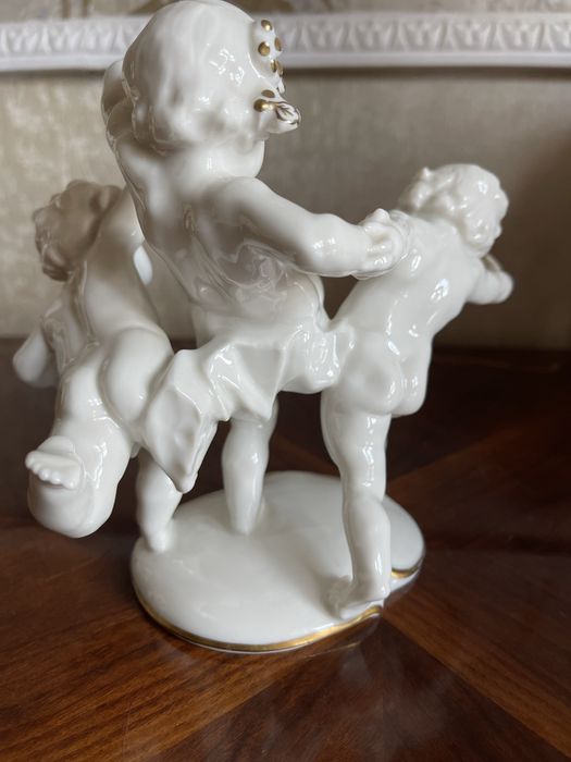 Статуэтка « Танцующие Путти» Hutschenreuther