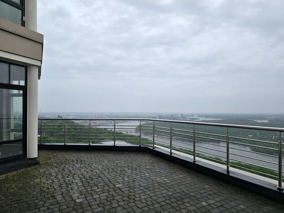 Найкраща квартира(490м2)з терасою та видом на Дніпро,на Грушевского 9